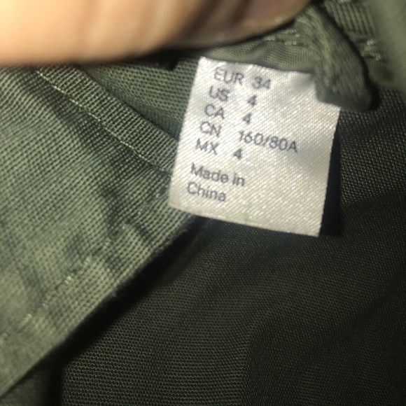 Green sweater - Picture 2 of 2